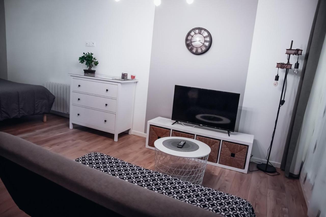 Ernée Cosy Et Moderne En Centre Ville, Fibre Haut Debit מראה חיצוני תמונה