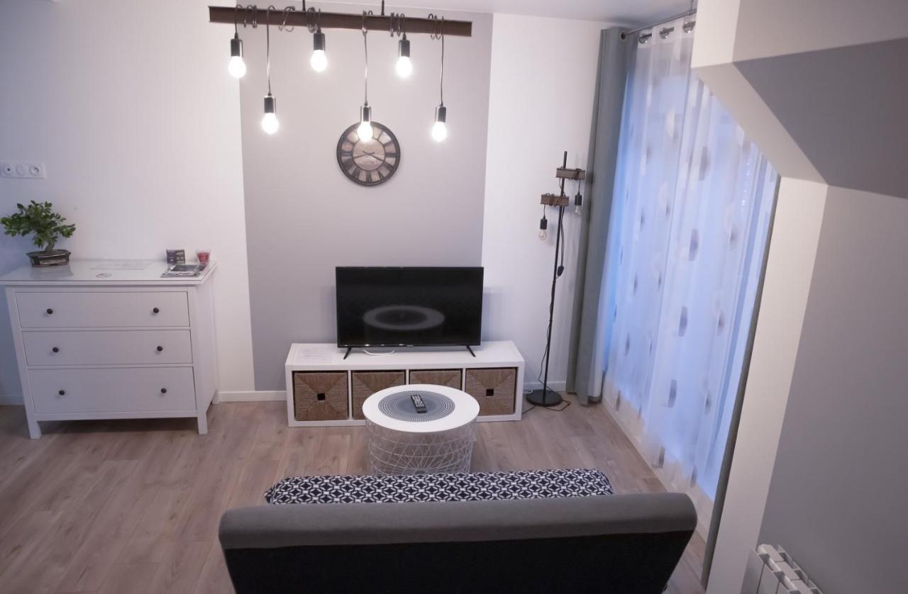 Ernée Cosy Et Moderne En Centre Ville, Fibre Haut Debit מראה חיצוני תמונה